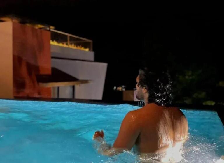 Aamiaismajoitus (B&B) Iris Highes Villas