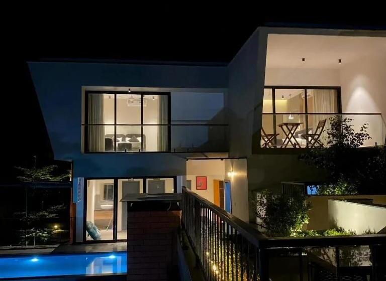 Aamiaismajoitus (B&B) Iris Highes Villas