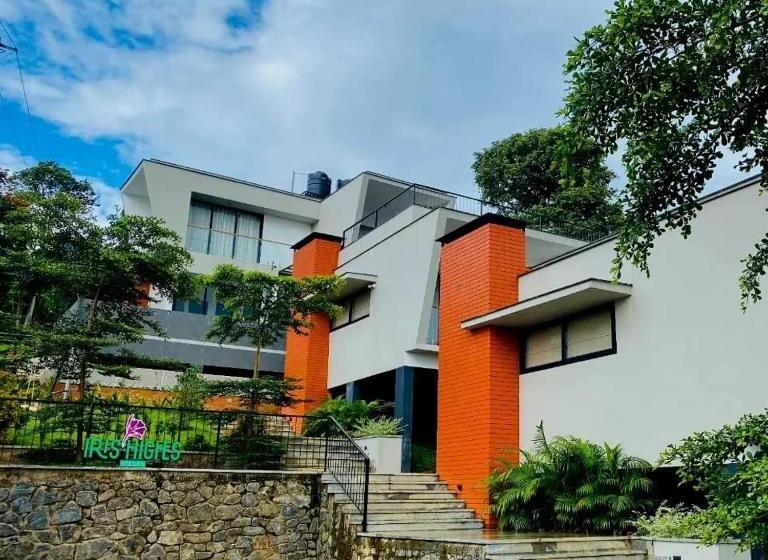 Aamiaismajoitus (B&B) Iris Highes Villas