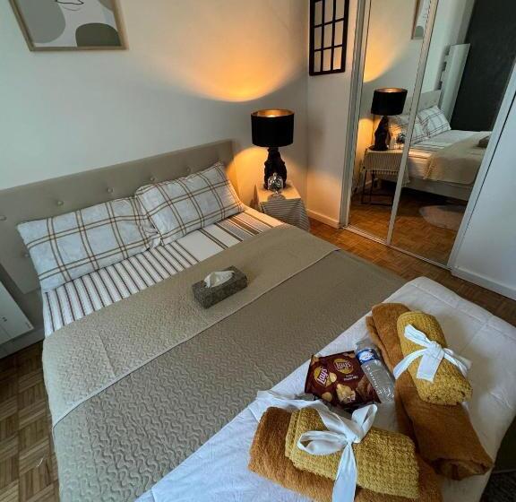 تختخواب و صبحانه Near The Palace Of Versailles Breakfast+parking