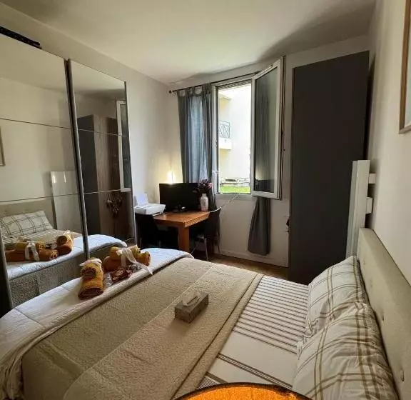 ベッドアンドブレックファースト Near The Palace Of Versailles Breakfast+parking