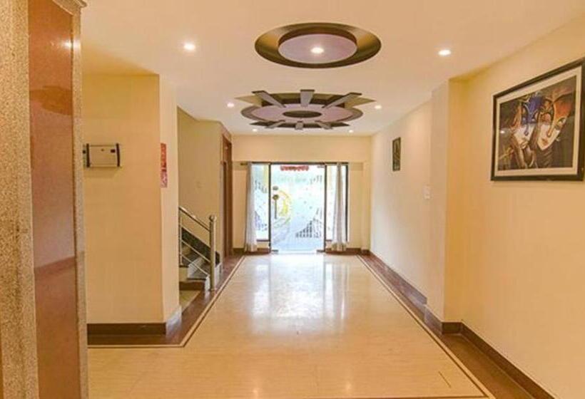 Fabhotel Cp Palace Race Course