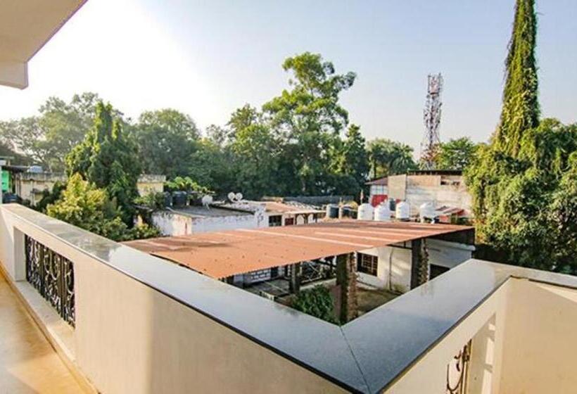 Fabhotel Cp Palace Race Course