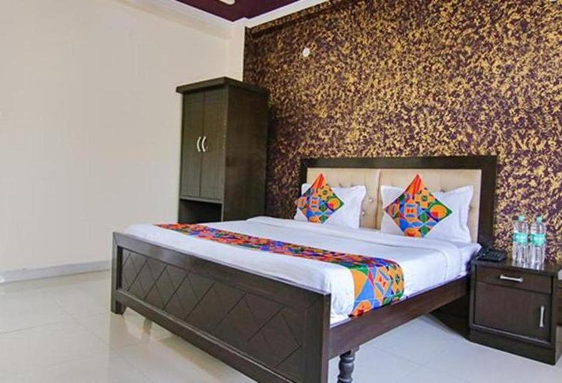 Fabhotel Cp Palace Race Course