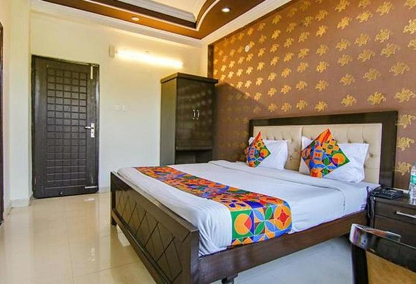 Fabhotel Cp Palace Race Course