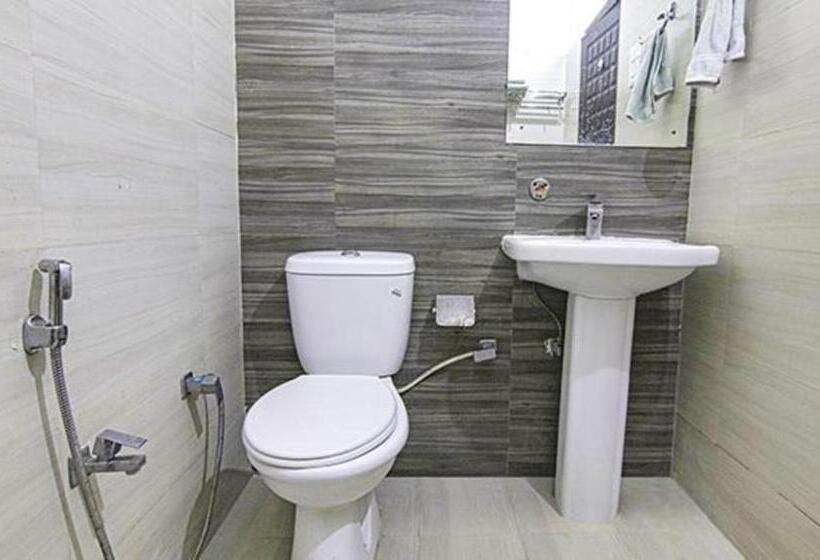 Fabhotel Cp Palace Race Course