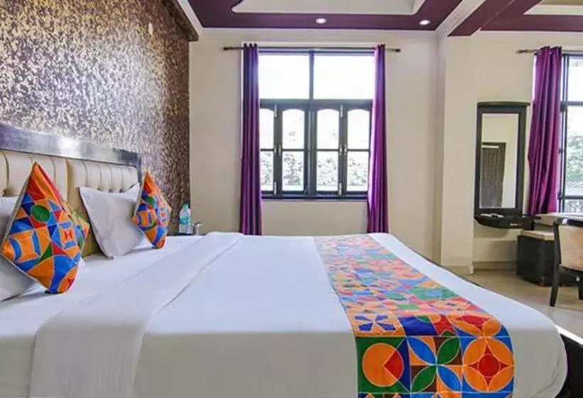 Fabhotel Cp Palace Race Course