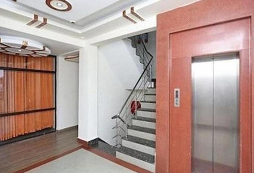 Fabhotel Cp Palace Race Course