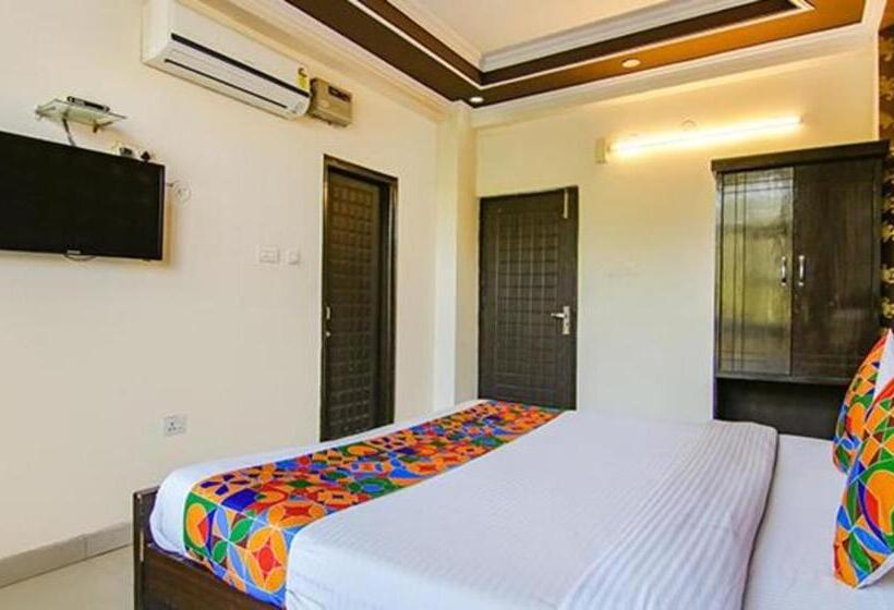 Fabhotel Cp Palace Race Course