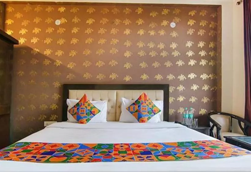 Fabhotel Cp Palace Race Course