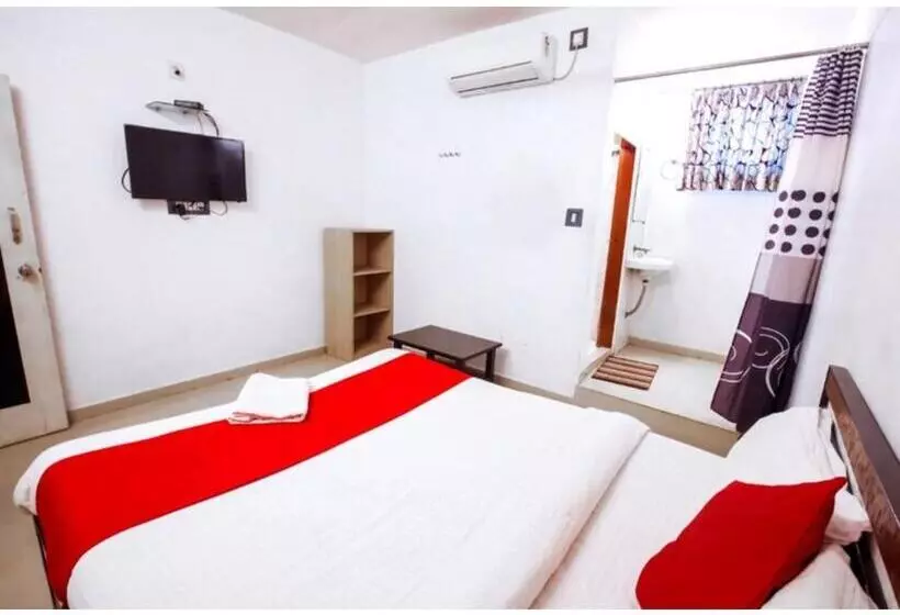 ホテル Day Night Stay, Surat