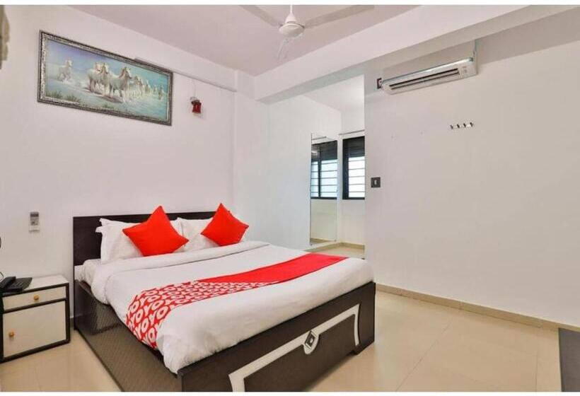 فندق Day Night Stay, Surat