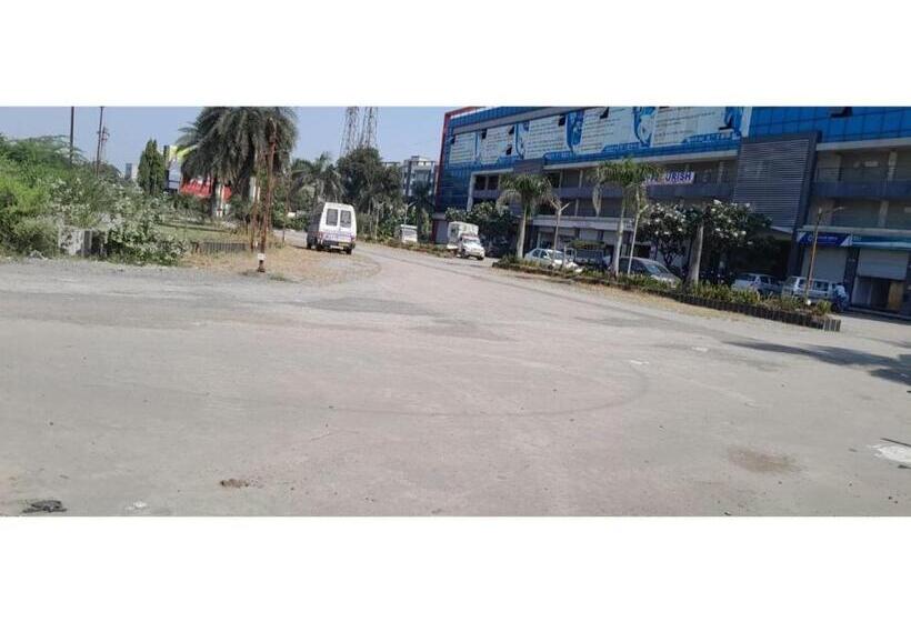 فندق Day Night Stay, Surat