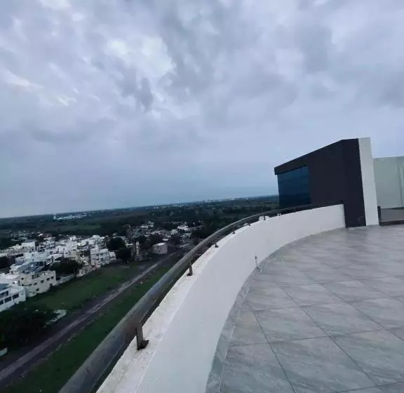 ホテル Fortune Penthouse 11th Floor With Sky Orbit Swimming Pool And Gym
