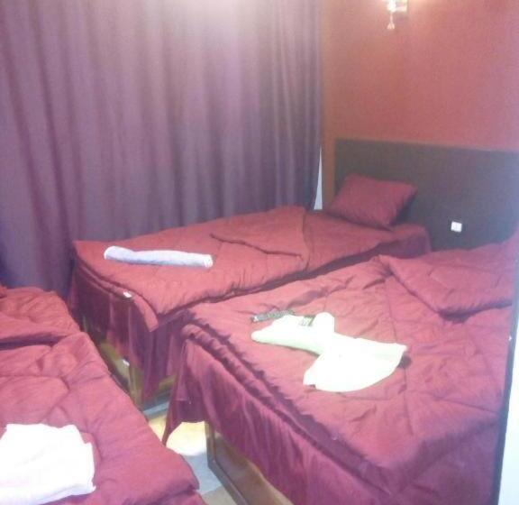 هتل Garden City House