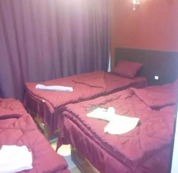 هتل Garden City House