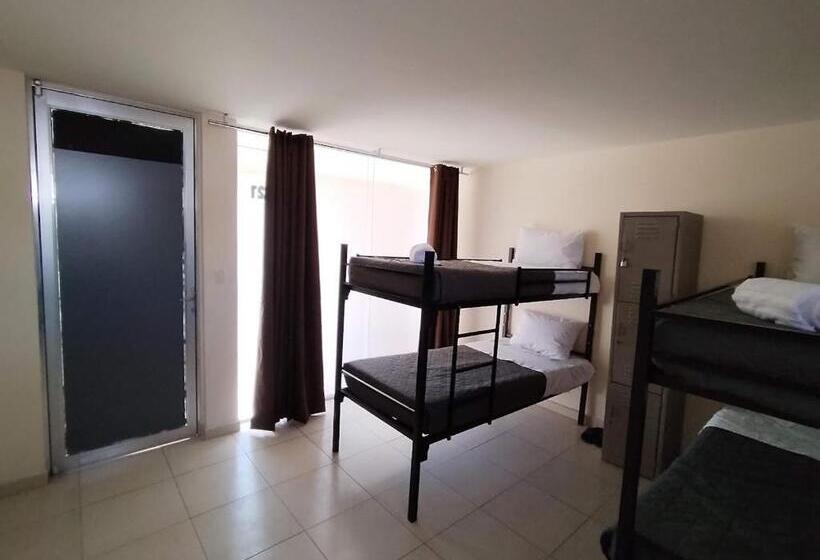 هتل Residencia Casa Blanca