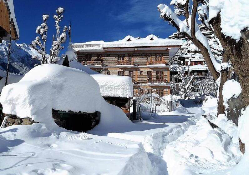 בית מלון כפרי Royal Castle, Kamru