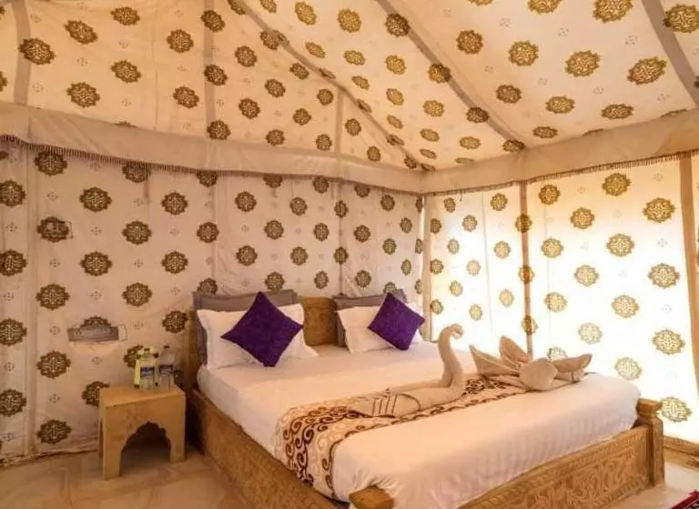 ホテル Sandstayjaisalmercamp