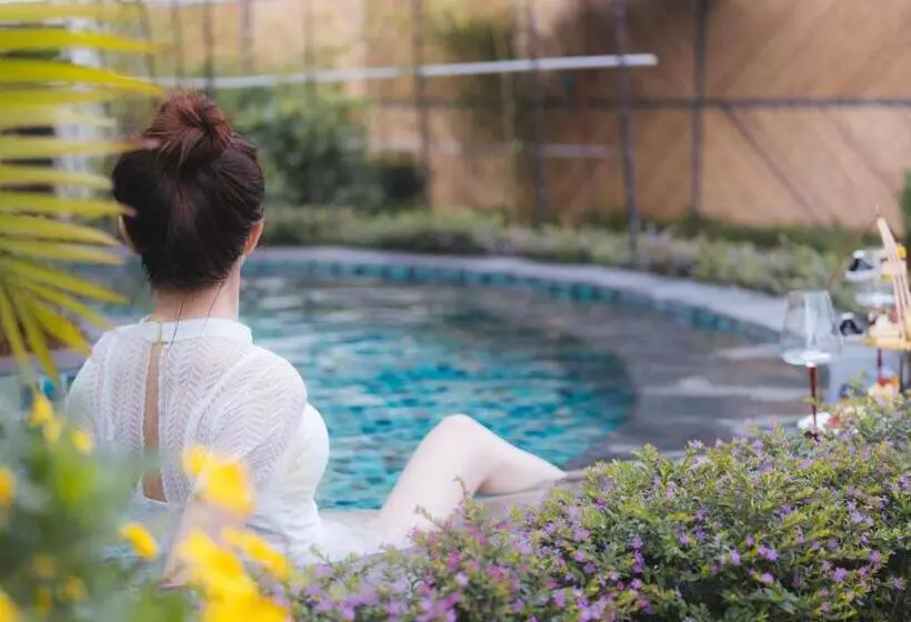 Hotelli Tengchong Jingge Banshan Hot Spring