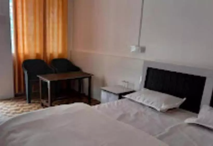 Hotelli White House Resort, Ukhimath