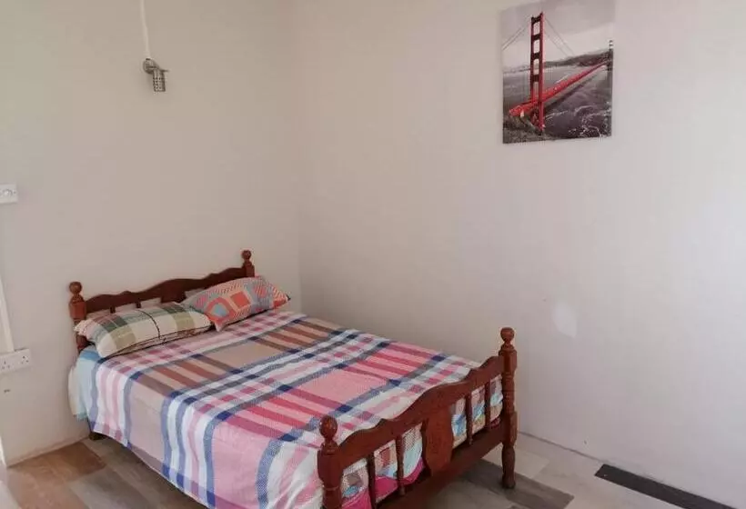 پانسیون Kestrel Appartment