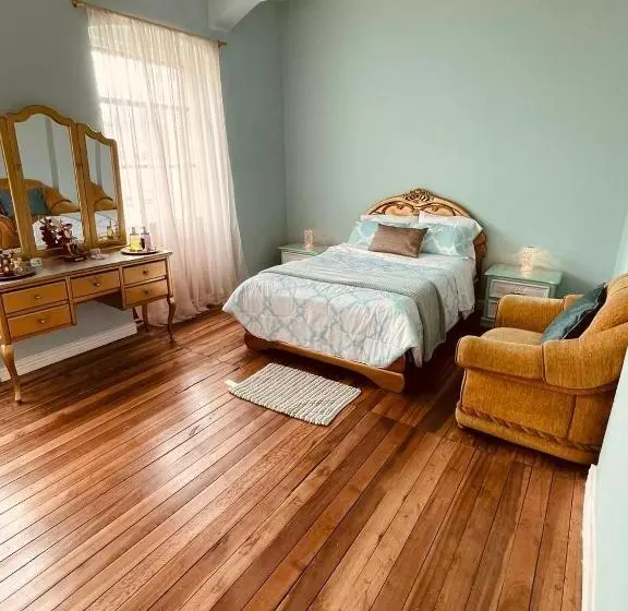 ペンション La Casa Del Coronel