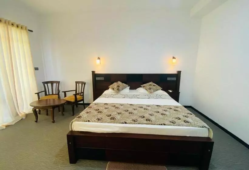 River Park Hotel   Hikkaduwa