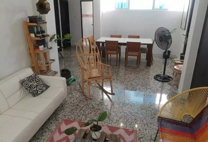 Retkeilymaja Casa Tamarindo