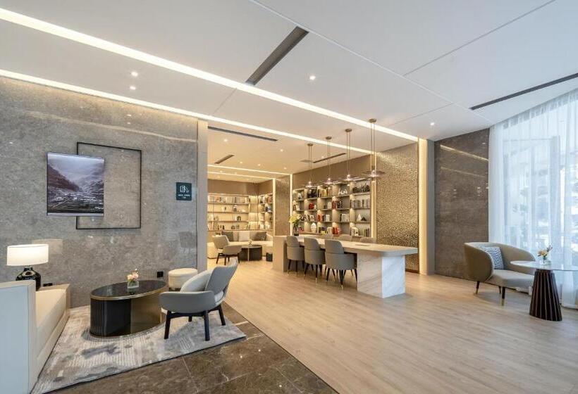 Atour Hotel Nanchang Bayi Square Provincial Television Station