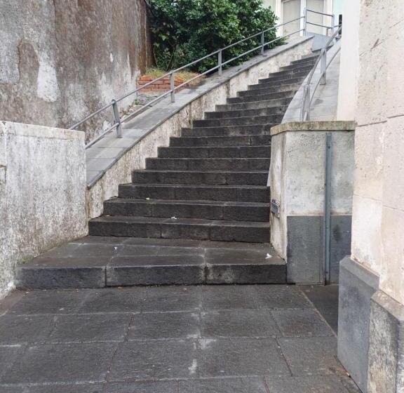 تختخواب و صبحانه Beb Imbriani