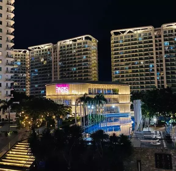 Cozy And Minimalist Room Near Airport