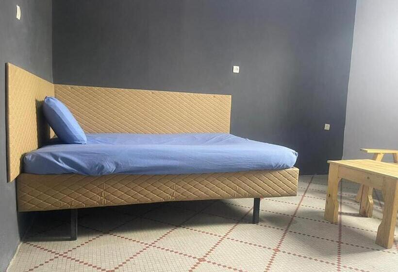 هتل Auberge Café Restaurant Tunis