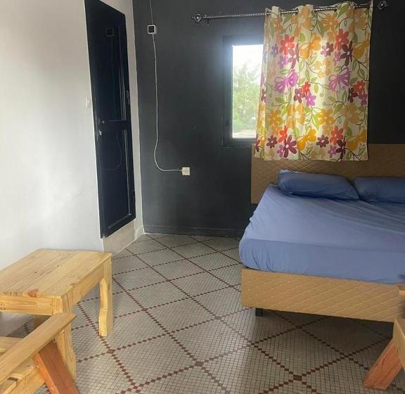 هتل Auberge Café Restaurant Tunis