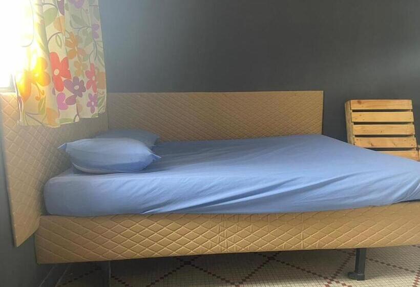 هتل Auberge Café Restaurant Tunis