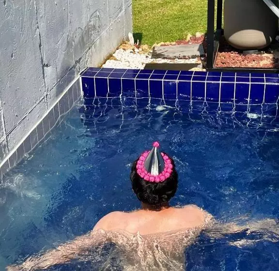 Hotelli Awesomeday Couple Poolvilla