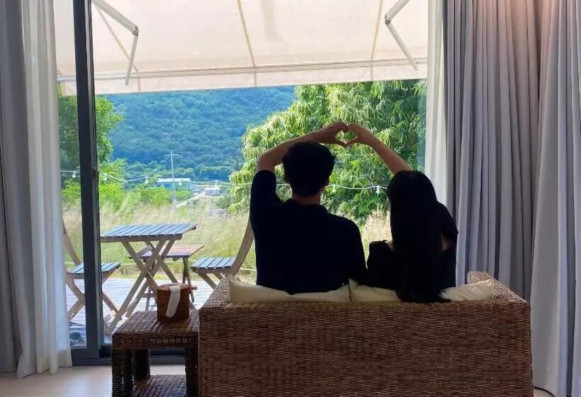 Hotelli Awesomeday Couple Poolvilla