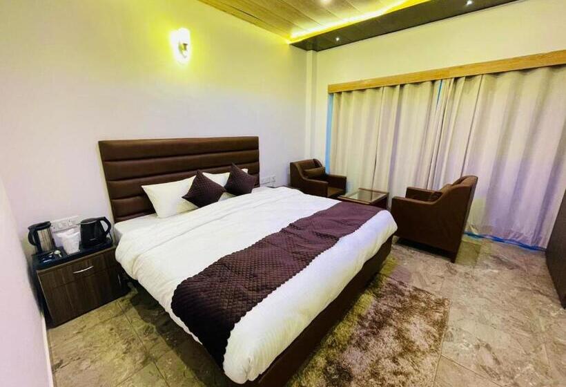 فندق Candlewood Shimla