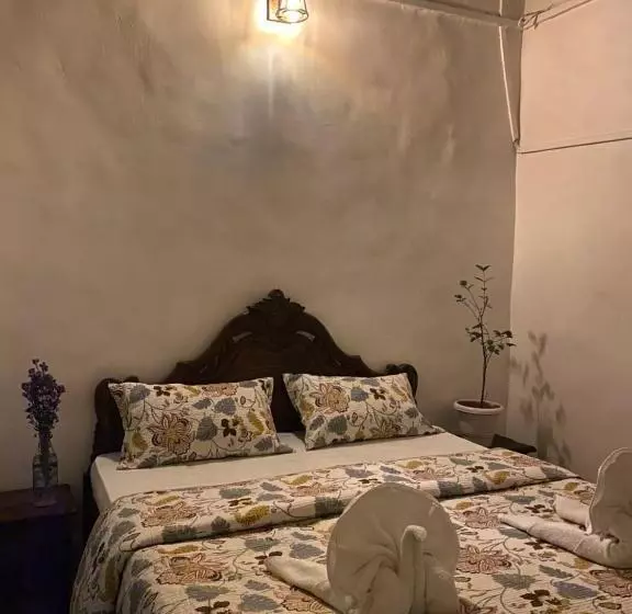 Hotelli Casa Happy Dervish, 2mins Away From The Beach
