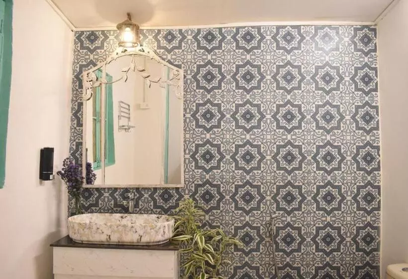 Hotelli Casa Happy Dervish, 2mins Away From The Beach