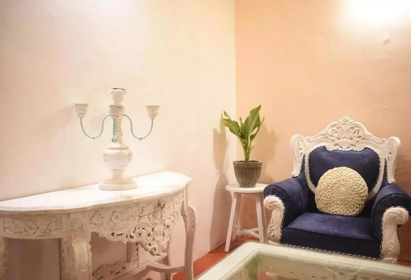 Hotelli Casa Happy Dervish, 2mins Away From The Beach