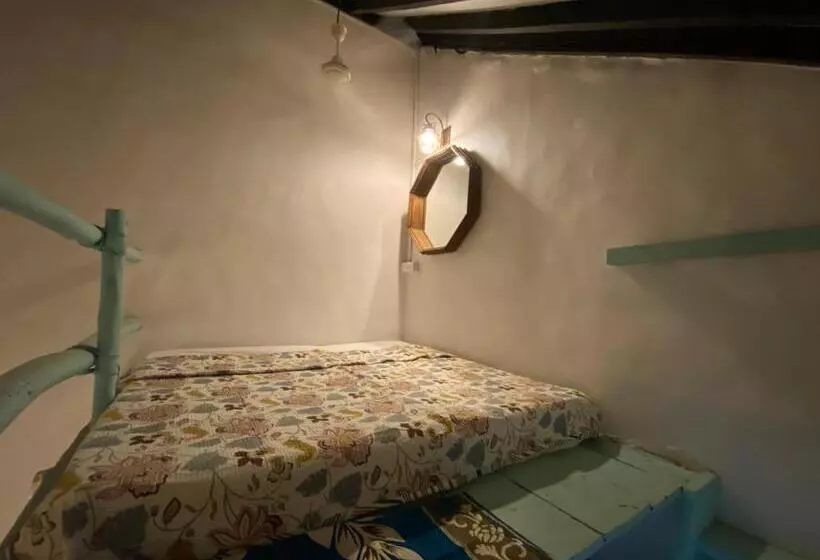 Hotelli Casa Happy Dervish, 2mins Away From The Beach