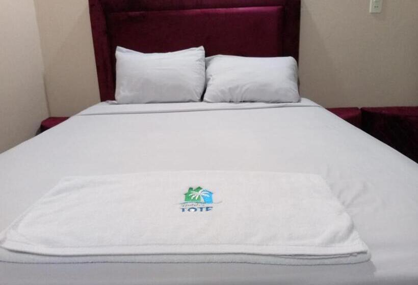 هتل Hostal Lo De Tote