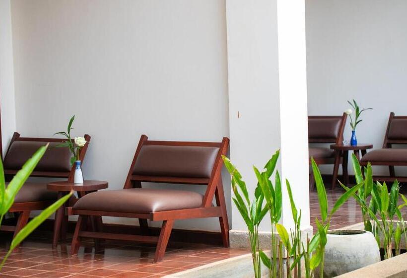 Hotel Mera Residence