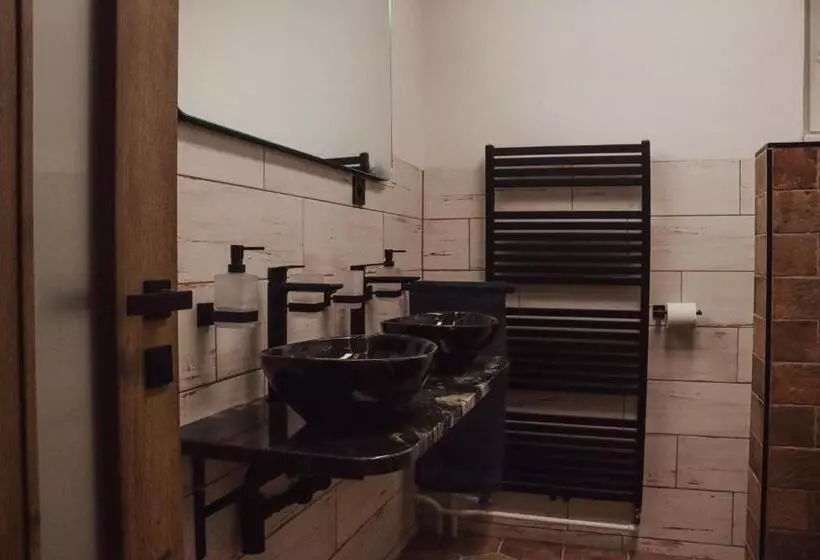 Iq Apartments