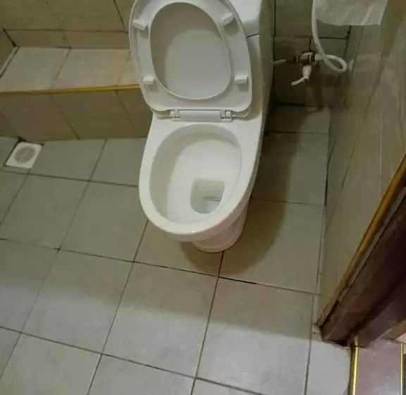 Oasis Hotel And Guest House. Voi