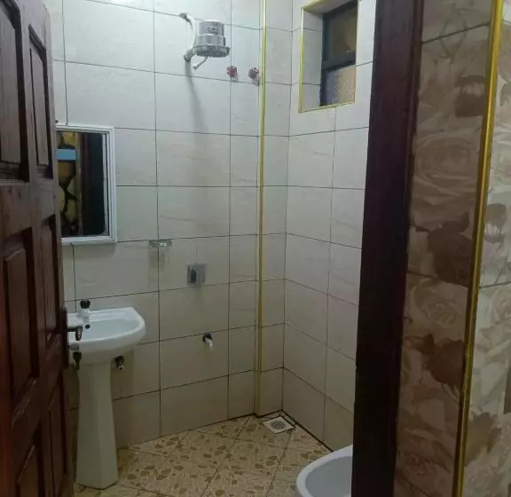 Oasis Hotel And Guest House. Voi