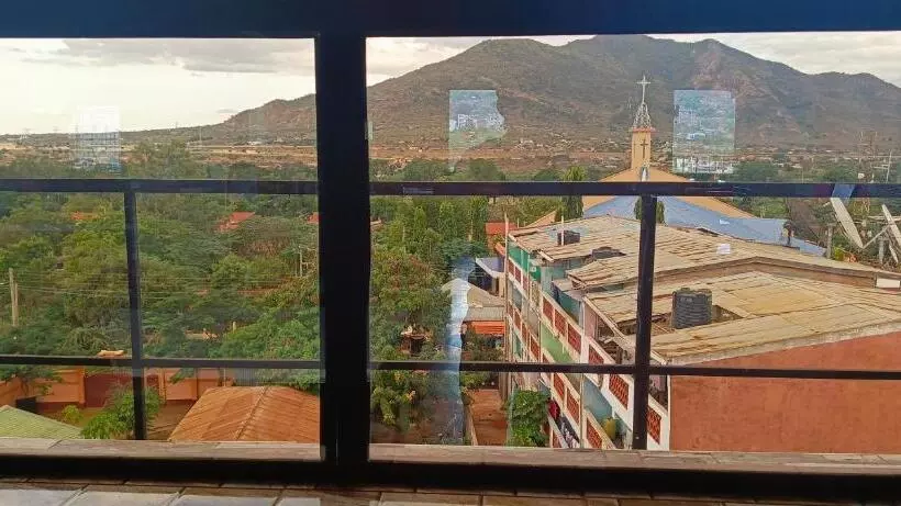 Oasis Hotel And Guest House. Voi