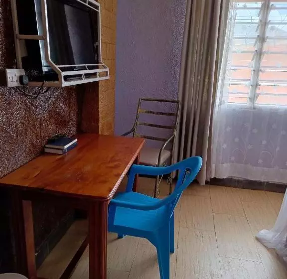 Oasis Hotel And Guest House. Voi