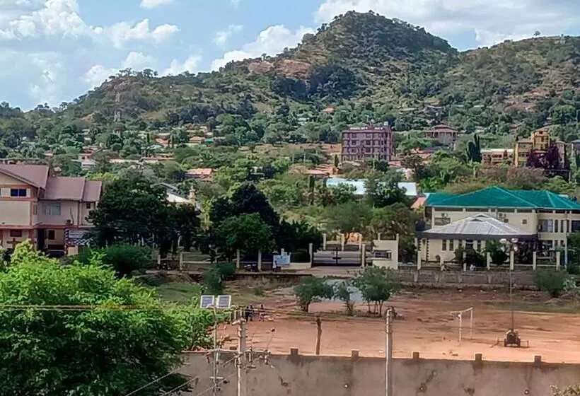 Oasis Hotel And Guest House. Voi